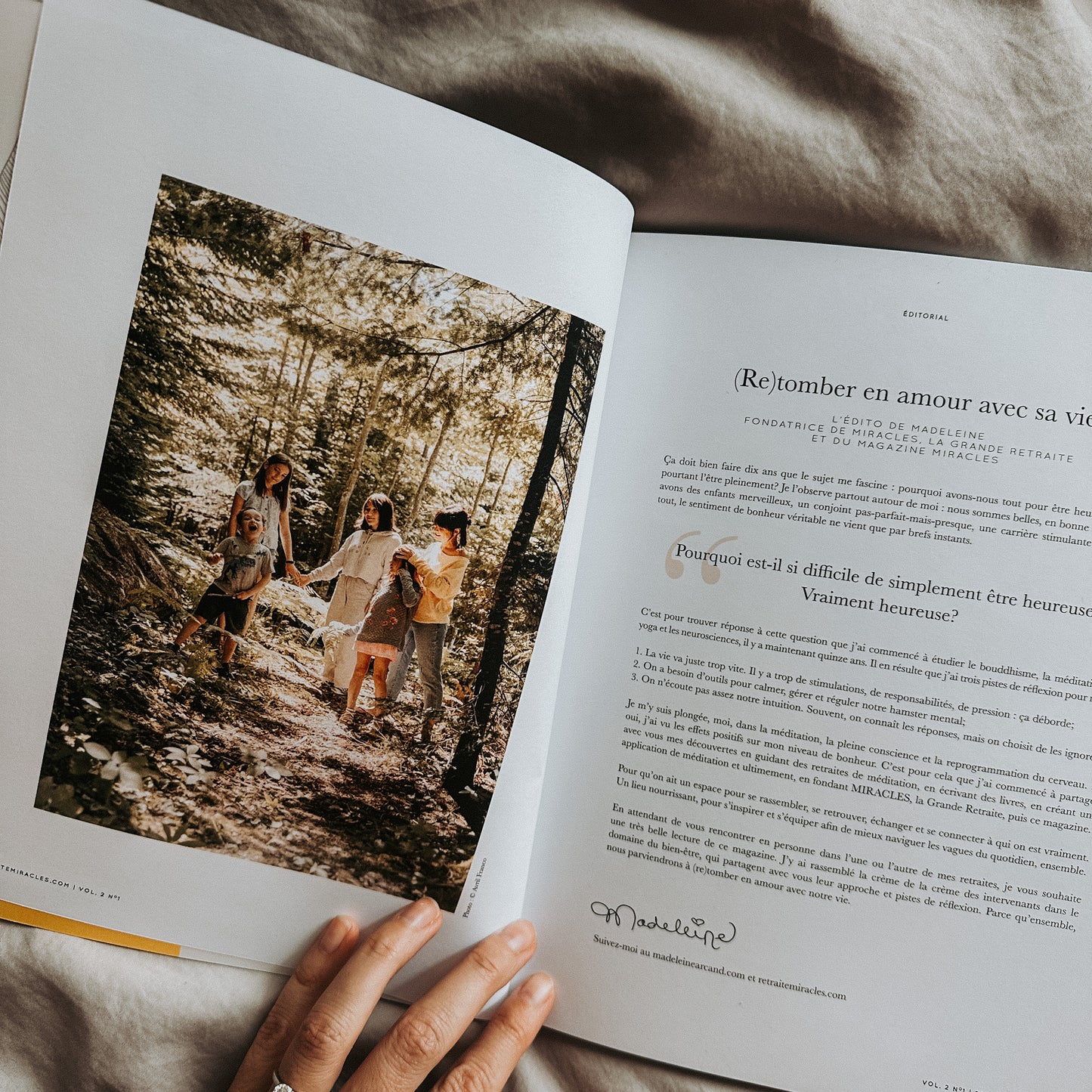 MIRACLES Magazine: The road to oneself, together (WITHOUT postal delivery)