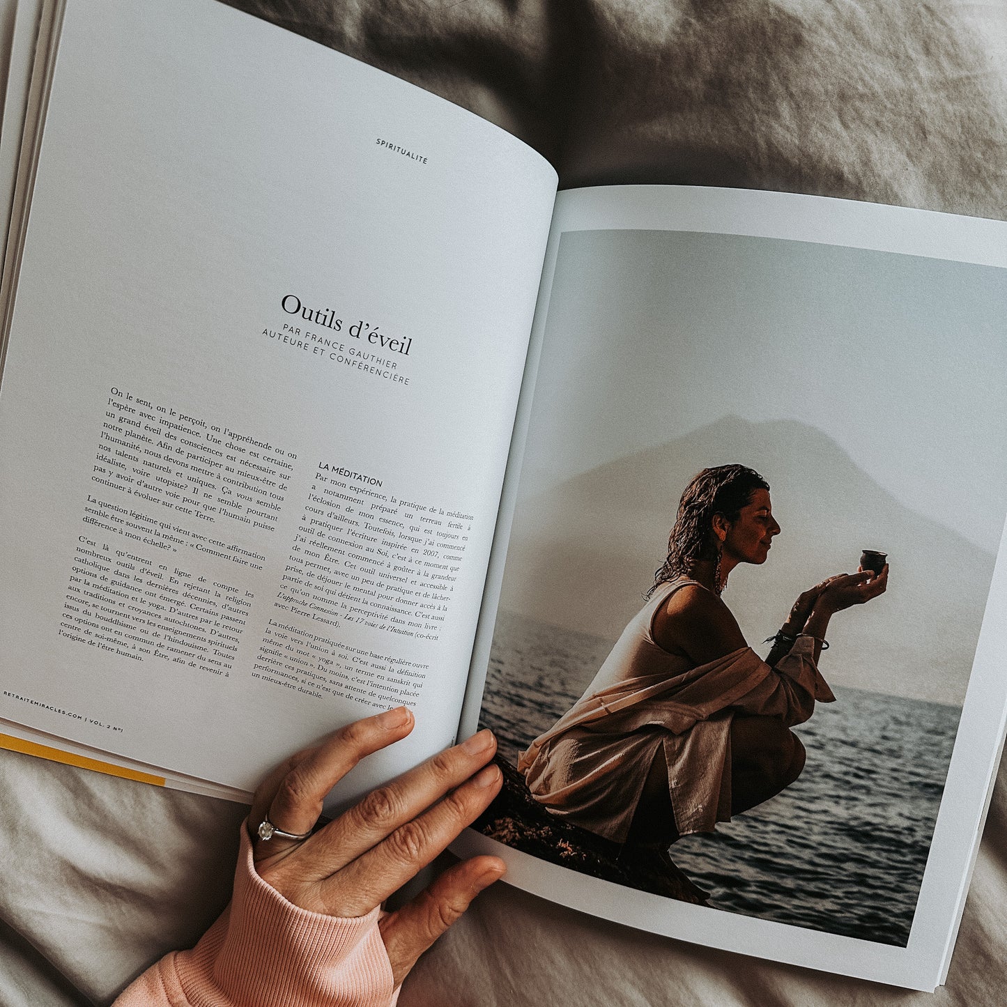 MIRACLES Magazine: The road to oneself, together (WITHOUT postal delivery)